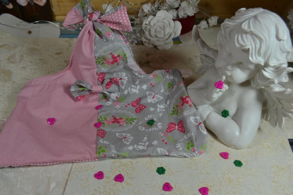 noeud-papillon-tutoriel-fabriquer-en-reste-tissu-sac-shopping--imprimé-fleurs-gris-rose
